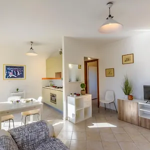 https://sunshine-garden-home-parking-included.hotelitalianriviera.com